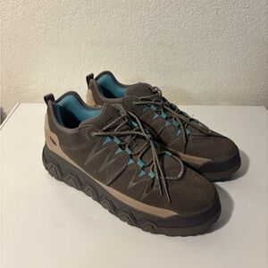 UGG Captrail Low hiking shoes in Brown and Teal